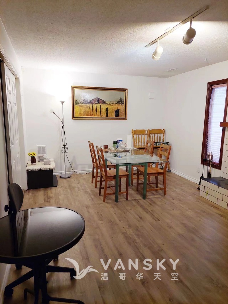 220831194847_629 living.JPG